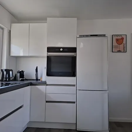 Geraeumige Designwohnung Mit Panorama-aussicht *