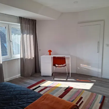 Geraeumige Designwohnung Mit Panorama-aussicht Апартаменты *